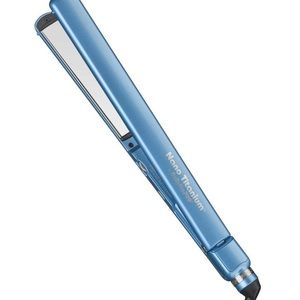 NEW BABYLISS FLAT IRON